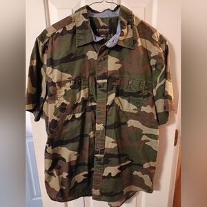 No Boundaries - Camouflage Button-Down Collared Short Sleeve Shirt - Sz M